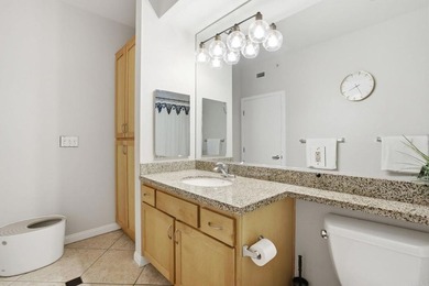 Perched above the Gaslamp Quarter, this fifth floor 1-bed - photo 27