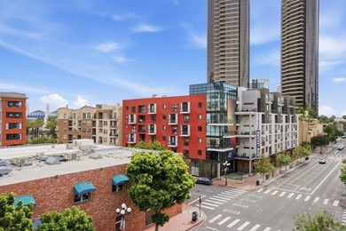 Perched above the Gaslamp Quarter, this fifth floor 1-bed - photo 37