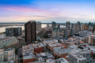 Perched above the Gaslamp Quarter, this fifth floor 1-bed - photo 40