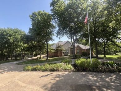Beautiful custom home on nearly 2 acres, offering the perfect - photo 1