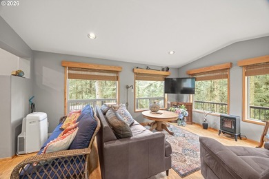 Wooded coastal retreat in the highly desirable Whaleshead Beach - photo 15