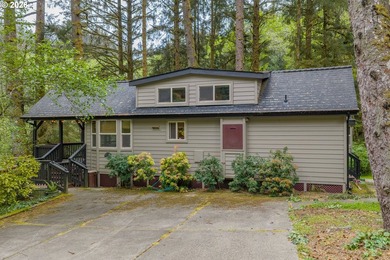 Wooded coastal retreat in the highly desirable Whaleshead Beach - photo 25
