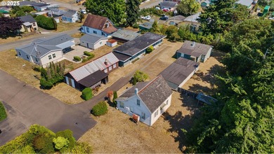 Unique time capsule income property for sale in Coos Bay - photo 3