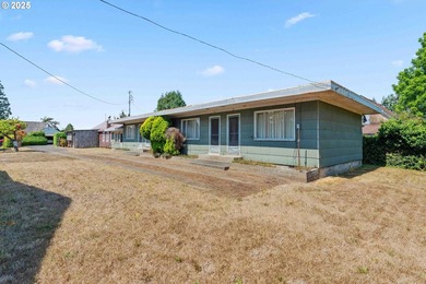Unique time capsule income property for sale in Coos Bay - photo 7