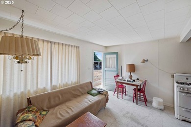 Unique time capsule income property for sale in Coos Bay - photo 10