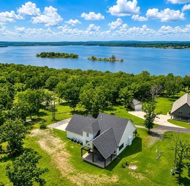 Experience the ultimate Lake Eufaula lifestyle in this fully - photo 1
