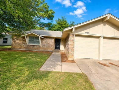 Welcome to Lake Lewisville and home to this inviting 3-bedroom - photo 2