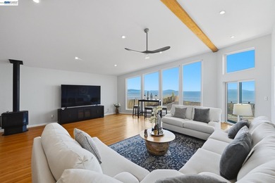 Perched in the coveted Bay View Park neighborhood of San Pablo - photo 4