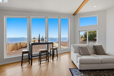 Perched in the coveted Bay View Park neighborhood of San Pablo - photo 9