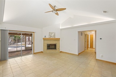 Welcome to your dream waterfront oasis! This stunning 3-bedroom - photo 13