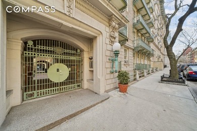 This 6th-floor walk-up features south-facing, floor-to-ceiling - photo 15