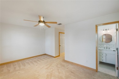 Welcome to your dream waterfront oasis! This stunning 3-bedroom - photo 23