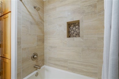 Welcome to your dream waterfront oasis! This stunning 3-bedroom - photo 24