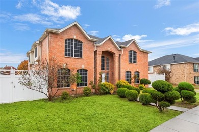 (private lake, pond, coastal) Home For Sale in Desoto Texas