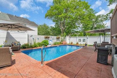 Welcome to this beautifully maintained side hall colonial on a - photo 42