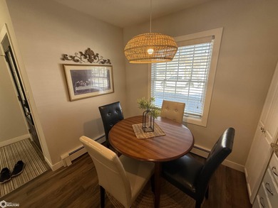 Great opportunity to own a beautifully remodeled duplex just - photo 3