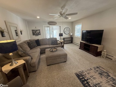 Great opportunity to own a beautifully remodeled duplex just - photo 6