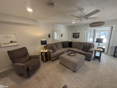 Great opportunity to own a beautifully remodeled duplex just - photo 7