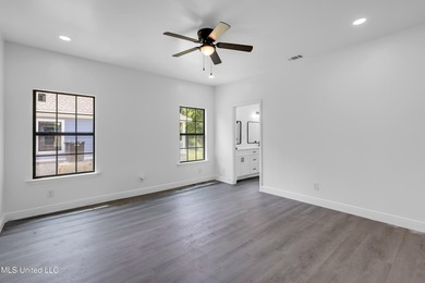 New Construction in Pascagoula!! Experience coastal living just - photo 11