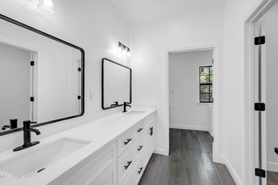 New Construction in Pascagoula!! Experience coastal living just - photo 13