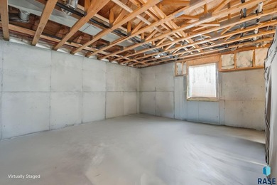 Experience luxury lakefront and golf course living in this - photo 20