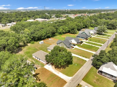 New Construction in Pascagoula!! Experience coastal living just - photo 24