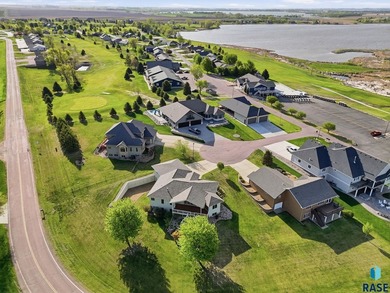 Experience luxury lakefront and golf course living in this - photo 32