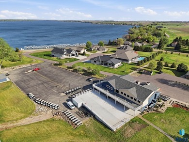 Experience luxury lakefront and golf course living in this - photo 35