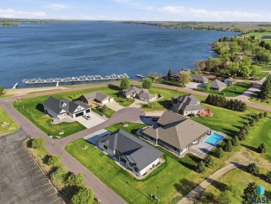 Experience luxury lakefront and golf course living in this - photo 36