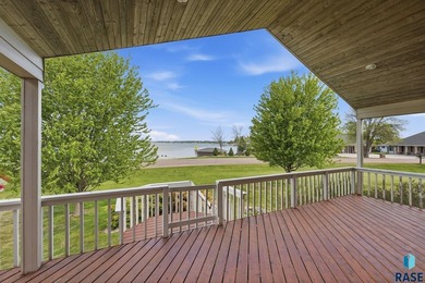 Experience luxury lakefront and golf course living in this - photo 40