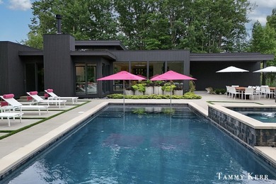 Set privately within WestShore, this striking modern compound - photo 1