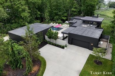 Set privately within WestShore, this striking modern compound - photo 2