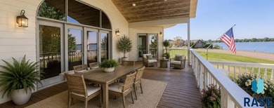 Experience luxury lakefront and golf course living in this - photo 42