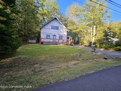 Lake Home For Sale in Pocono Summit, Pennsylvania