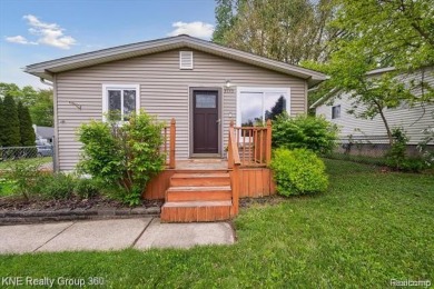 Lake Home Sale Pending in White Lake, Michigan