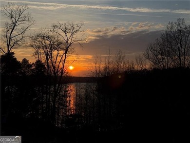 Looking for the lake life that feels easy, private, and - photo 3