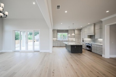 Welcome to Altamonte at Sandraya Heights, where luxury - photo 32