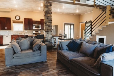 Diamondhead Lake Home For Sale in Dexter Iowa