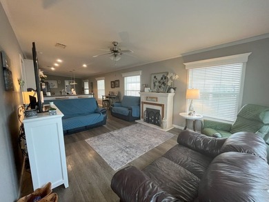 Welcome home to this beautiful 2019 Chariot Eagle Aurora - photo 11