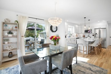 Rare downtown Vineyard Haven compound offering! A unique - photo 15
