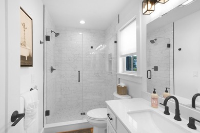 Rare downtown Vineyard Haven compound offering! A unique - photo 21