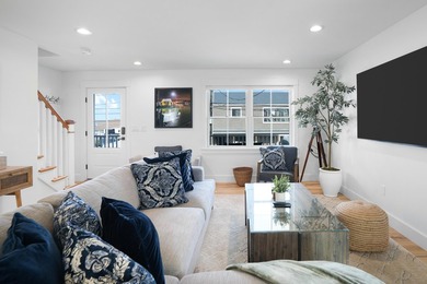 Rare downtown Vineyard Haven compound offering! A unique - photo 23