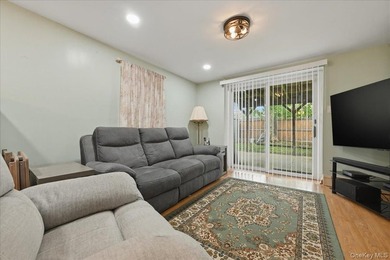 Beautifully maintained high-ranch home featuring 4 bedrooms and - photo 30