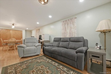 Beautifully maintained high-ranch home featuring 4 bedrooms and - photo 31