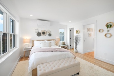Rare downtown Vineyard Haven compound offering! A unique - photo 33