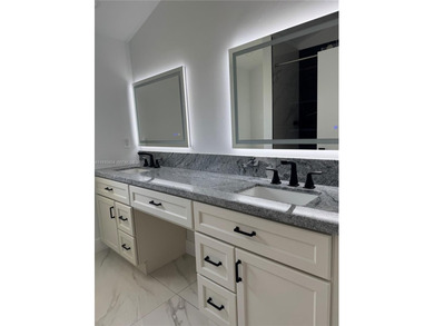 (private lake, pond, coastal) Home For Sale in Dania Florida