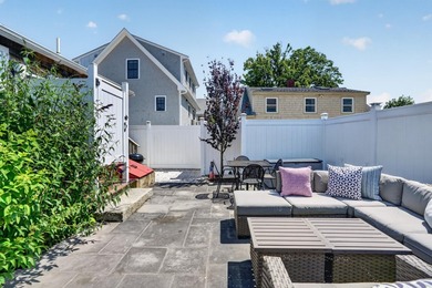 Rare downtown Vineyard Haven compound offering! A unique - photo 45