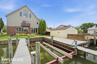 Enjoy panoramic waterfront views everyday with this impressive - photo 45