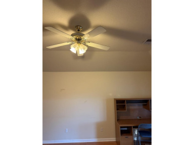 Very nice house, in quiet neighborhood. Plenty of room for a