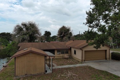 FULLY FURNISHED waterfront home on .35 acres in Glades County - photo 5
